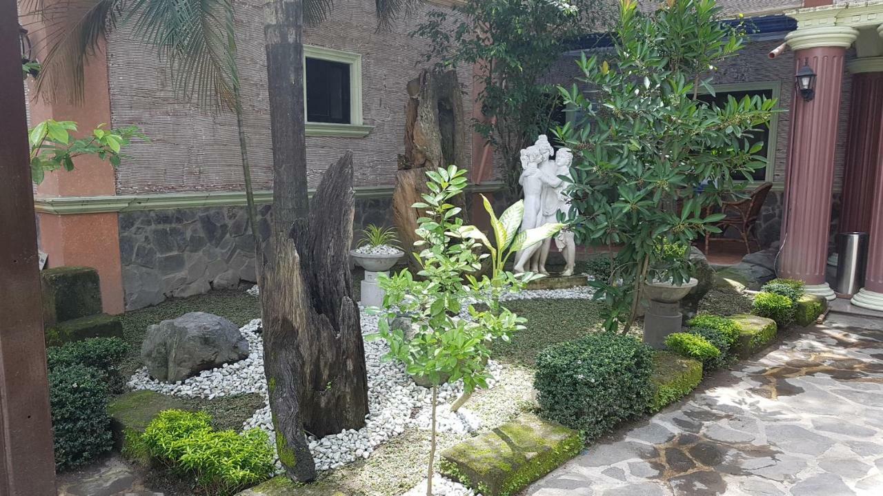 Gardensuite Hotel Anunas Esterno foto